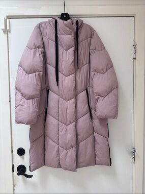 Bernardo Long Quilted Puffer Coat in Dusty Mauve